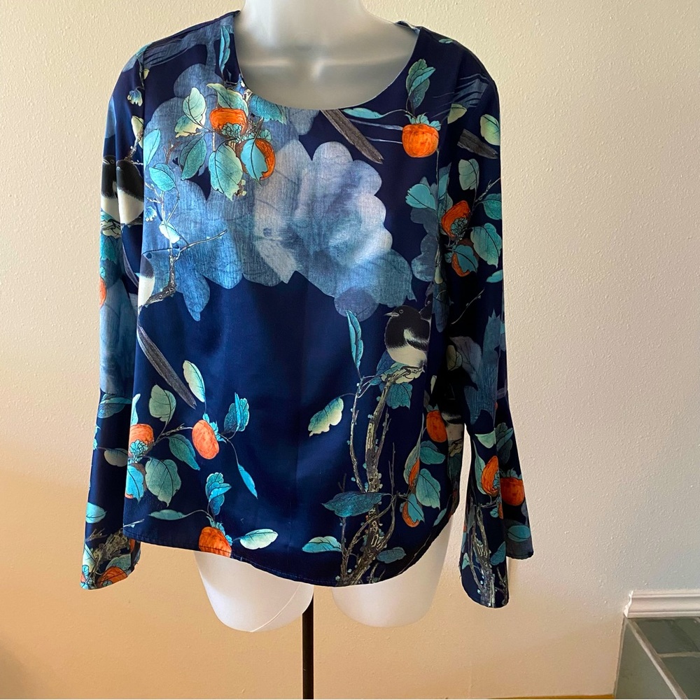 Silky floral blouse, Size M